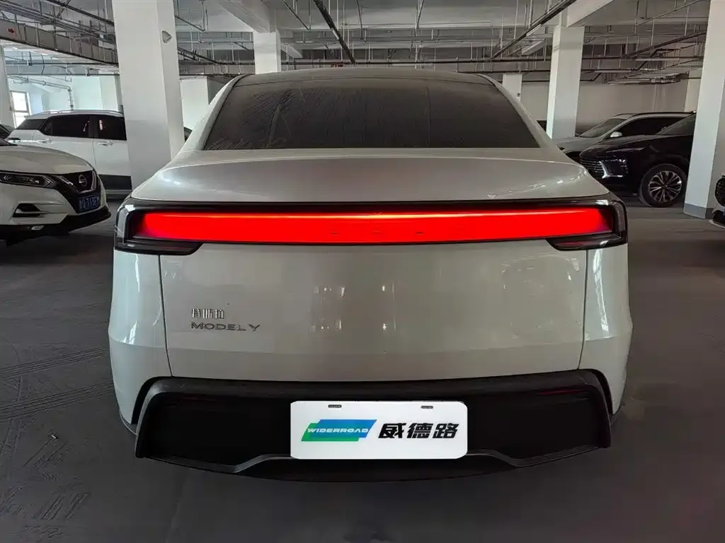 Tesla Model Y 2025 из CN, фото 5
