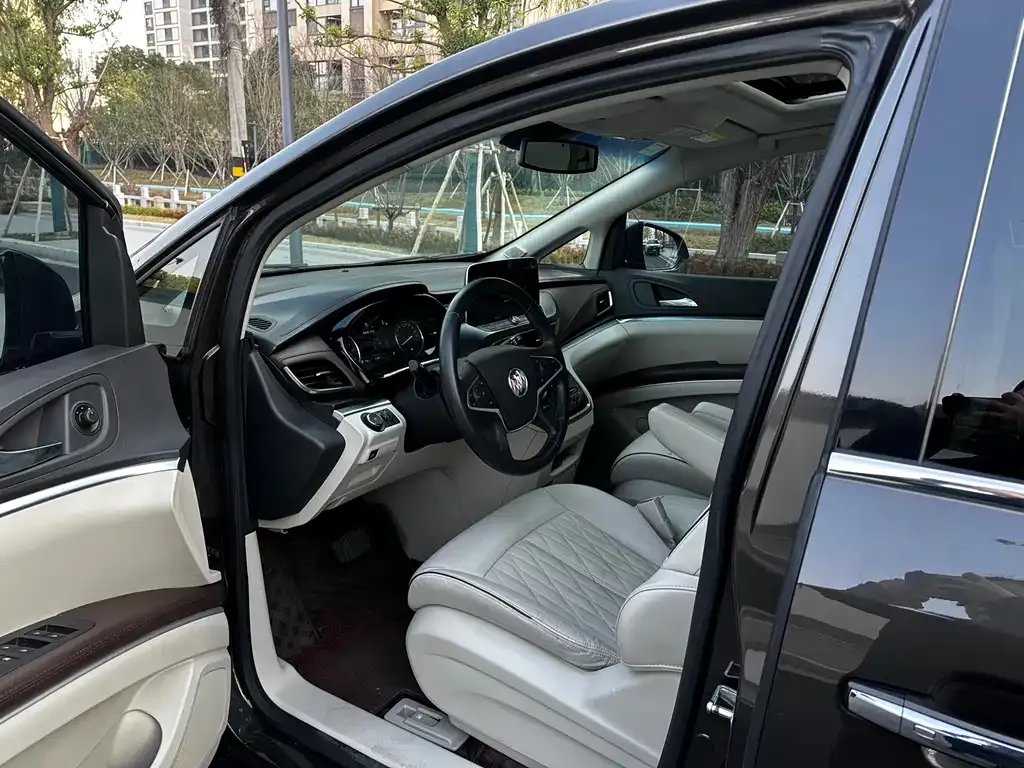 Buick GL8 2022 из CN, фото 10