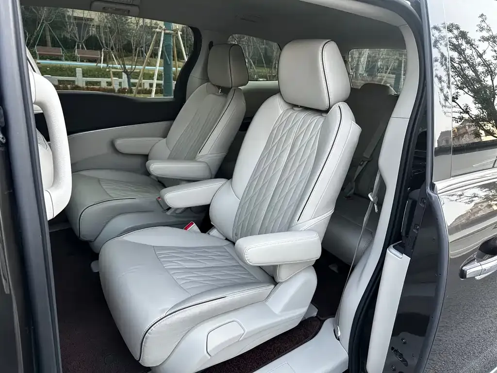 Buick GL8 2022 из CN, фото 2