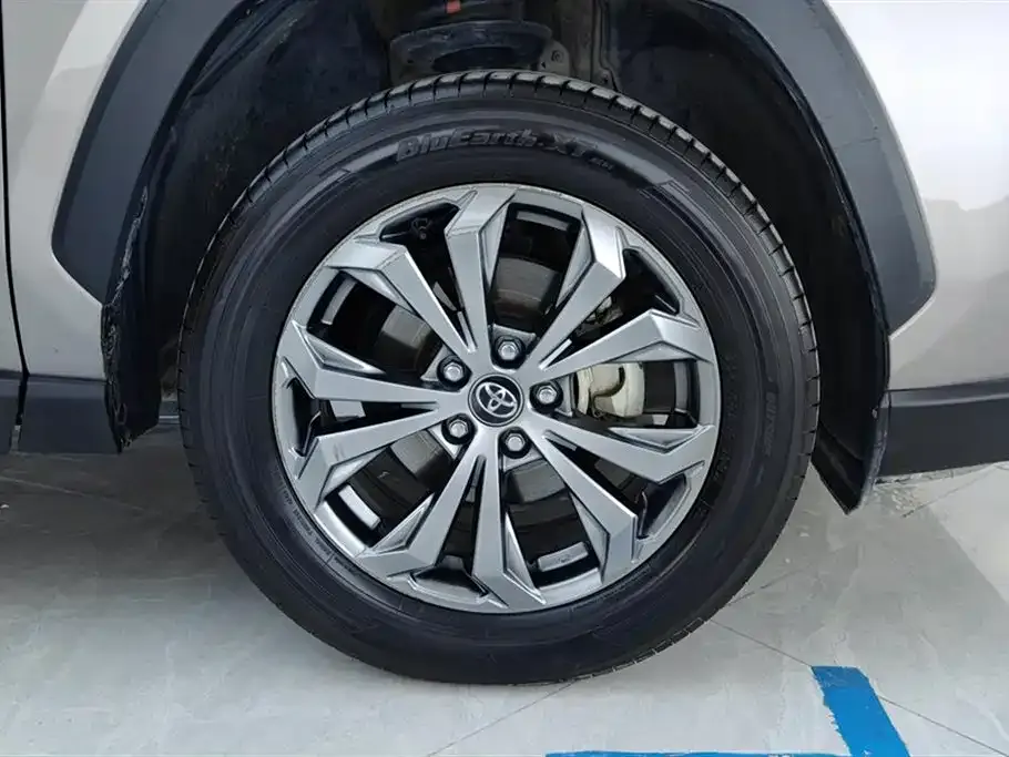 Toyota RAV4 2024 из CN, фото 9