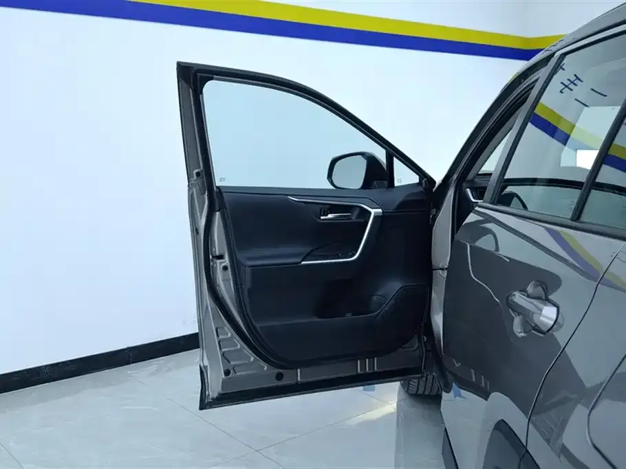 Toyota RAV4 2024 из CN, фото 7