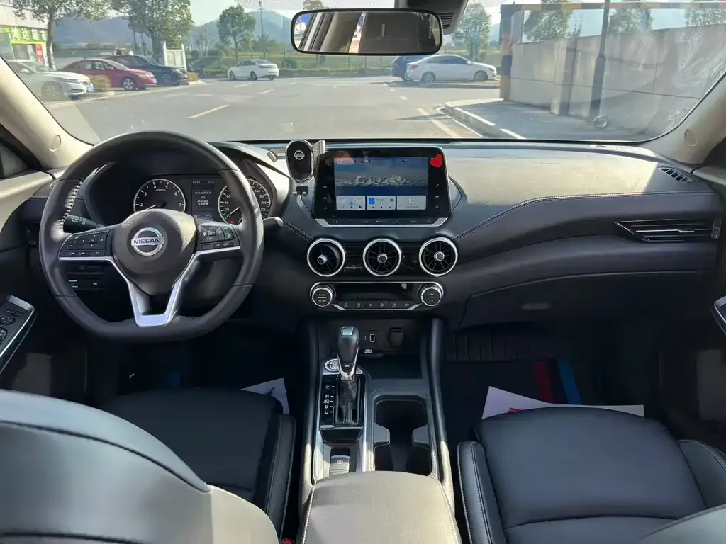 Nissan Sylphy 2023 из CN, фото 2