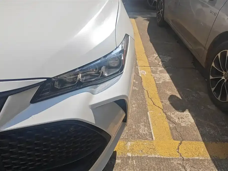 Toyota Avalon 2022 из CN, фото 9