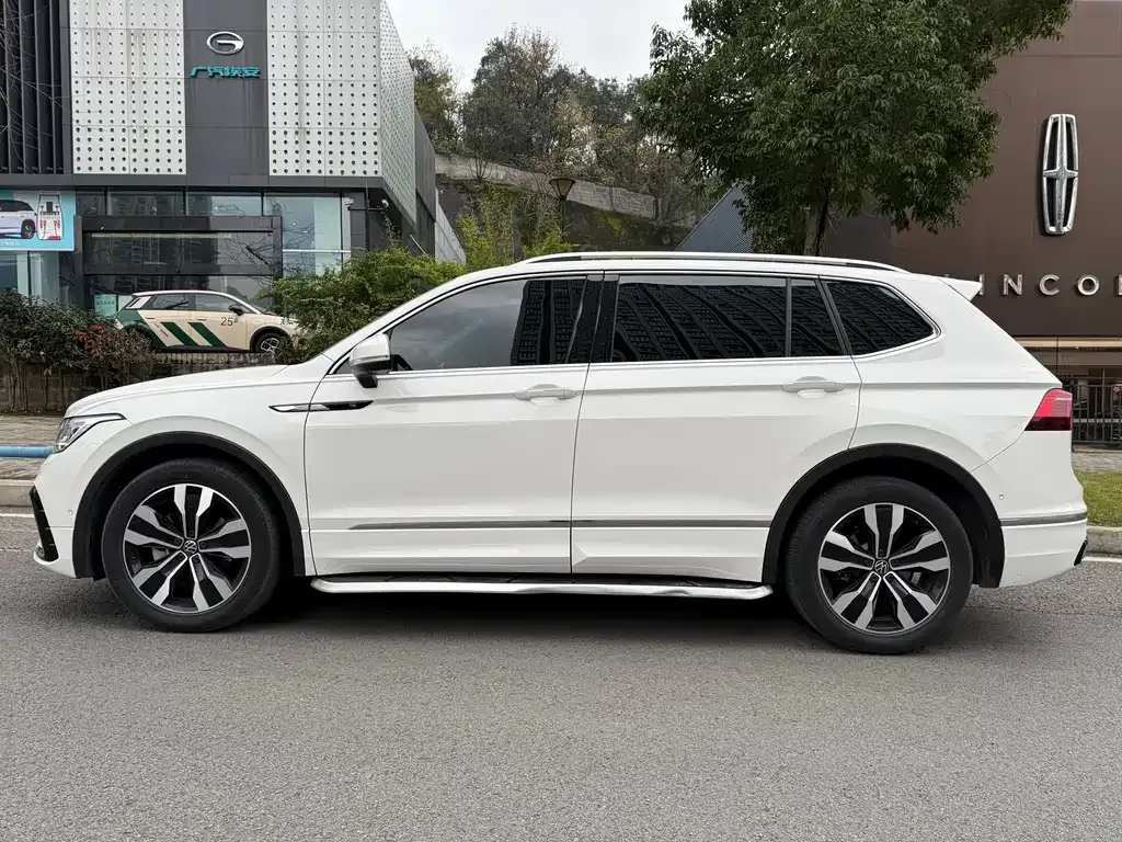 Volkswagen Tiguan L 2021 из CN, фото 10