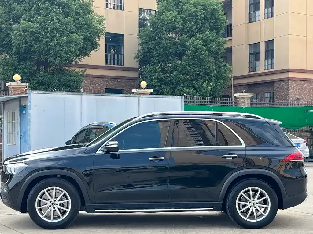 Mercedes-Benz GLE 2023 из CN, фото 2