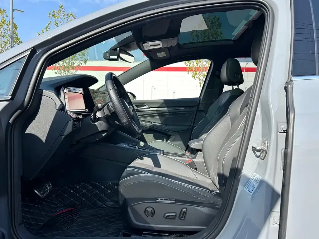 Volkswagen Golf 2021 из CN, фото 8