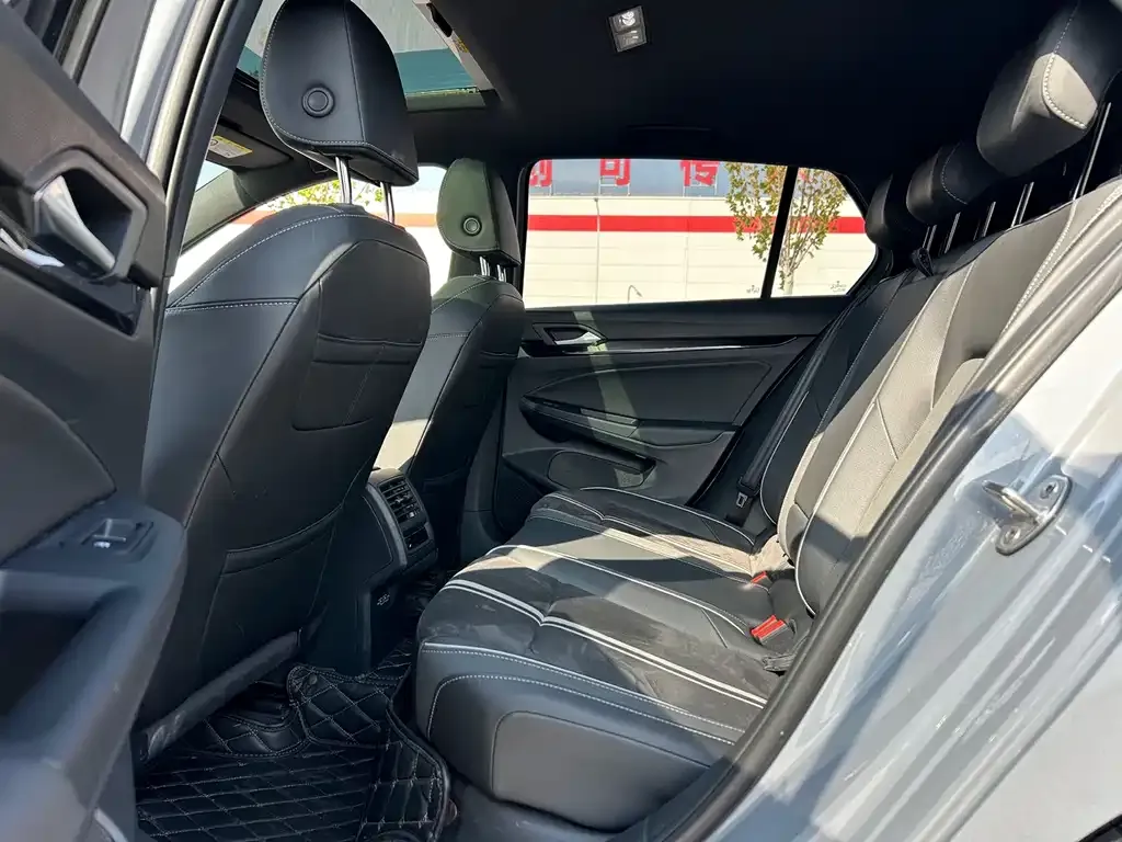 Volkswagen Golf 2021 из CN, фото 9