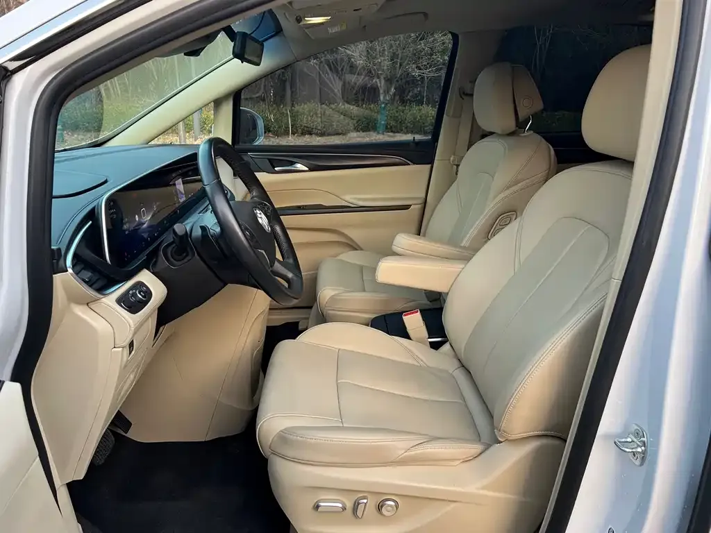 Buick GL8 2024 из CN, фото 3