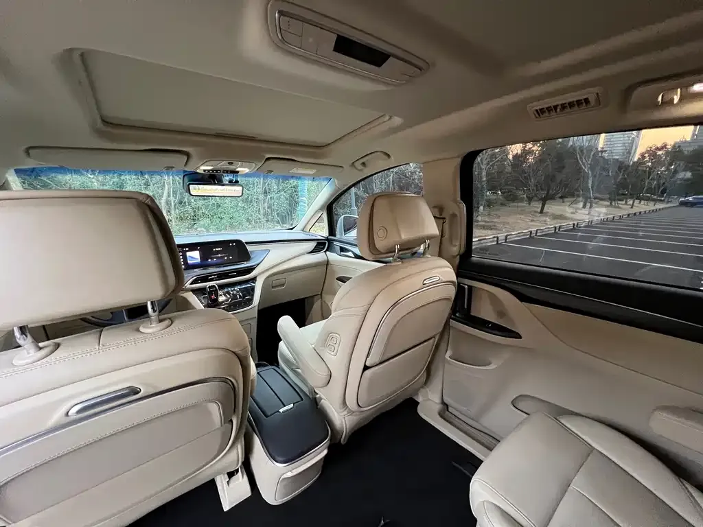 Buick GL8 2024 из CN, фото 7