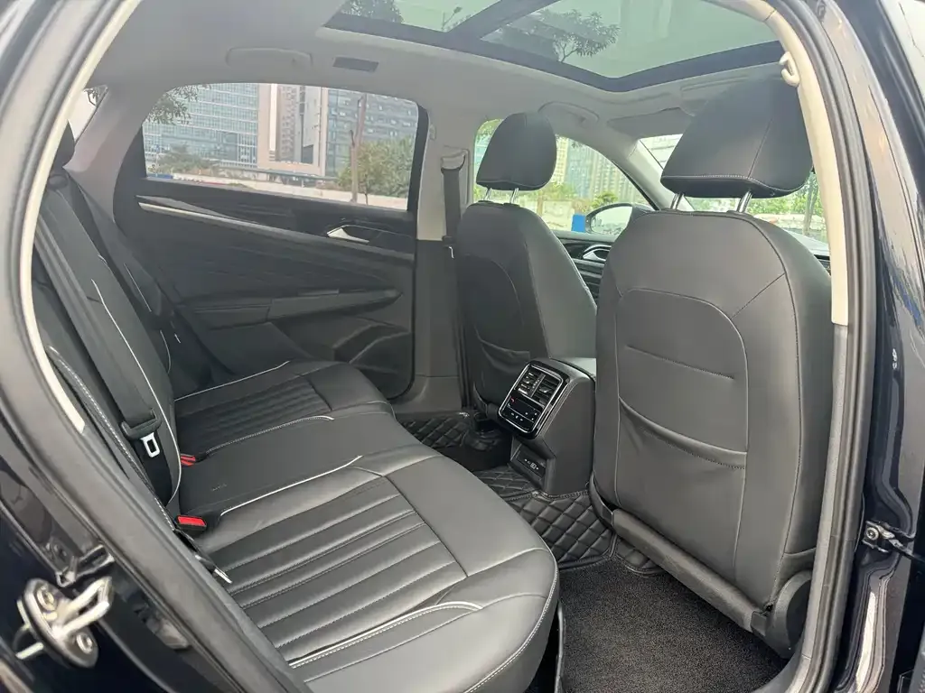 Volkswagen Passat — фото 10