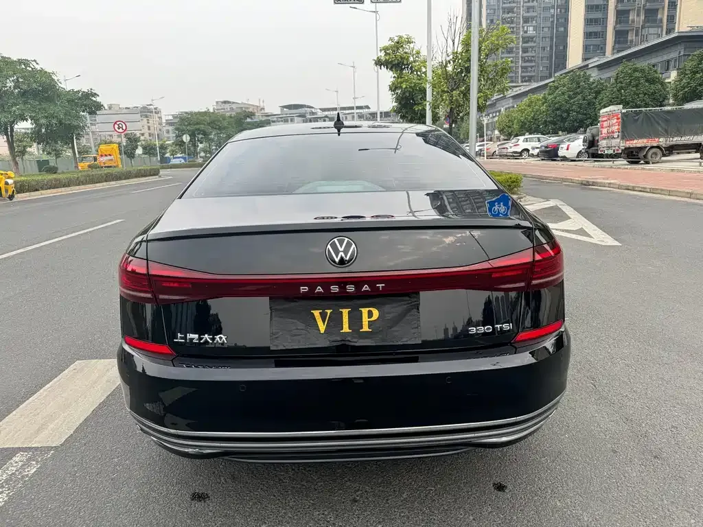 Volkswagen Passat — фото 6