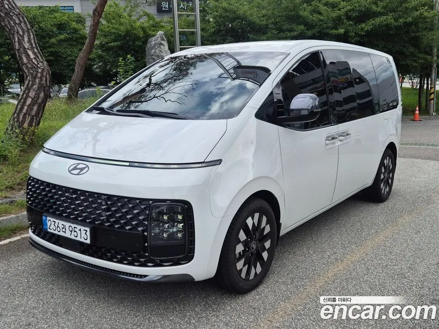 Hyundai Staria — фото 1
