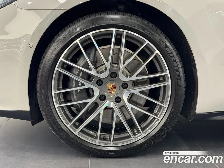 Porsche Panamera 2025 из KR, фото 8