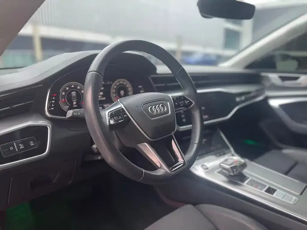 Audi A7 2023 из CN, фото 3