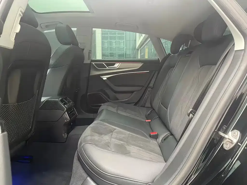 Audi A7 2023 из CN, фото 5