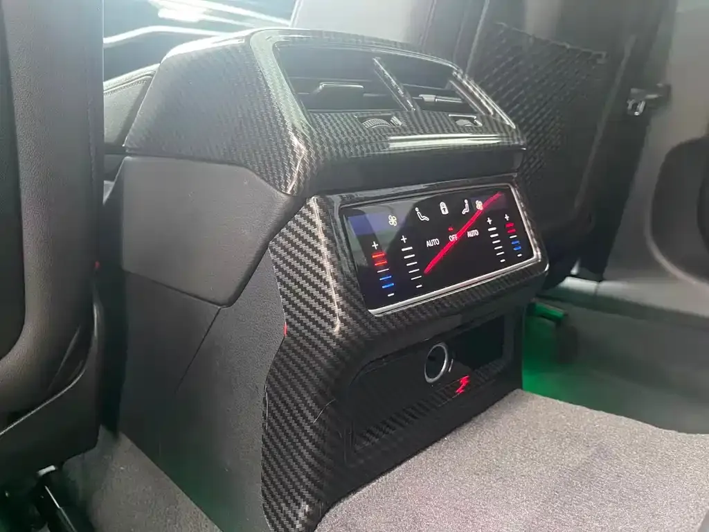 Audi A7 2023 из CN, фото 8