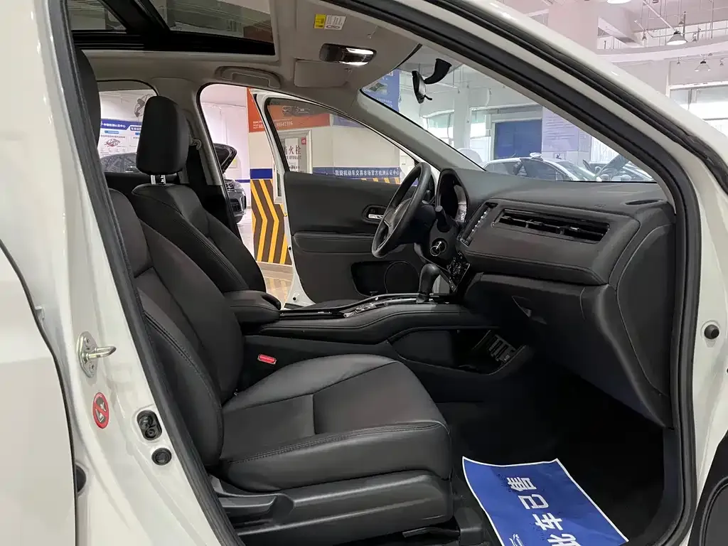 Honda Vezel 2022 из CN, фото 10