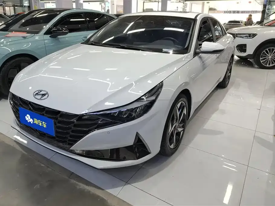 Hyundai Elantra 2022 из CN, фото 1