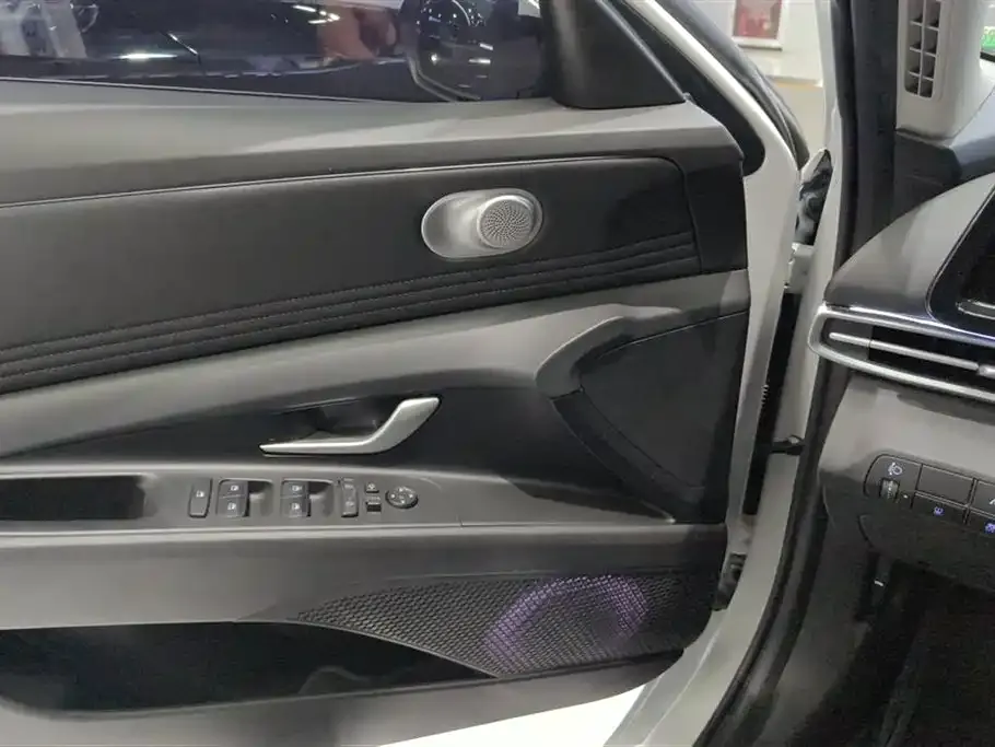 Hyundai Elantra 2022 из CN, фото 7