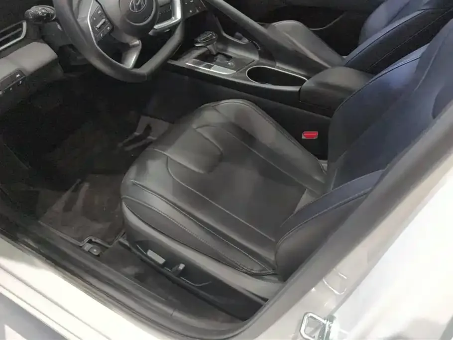Hyundai Elantra 2022 из CN, фото 9