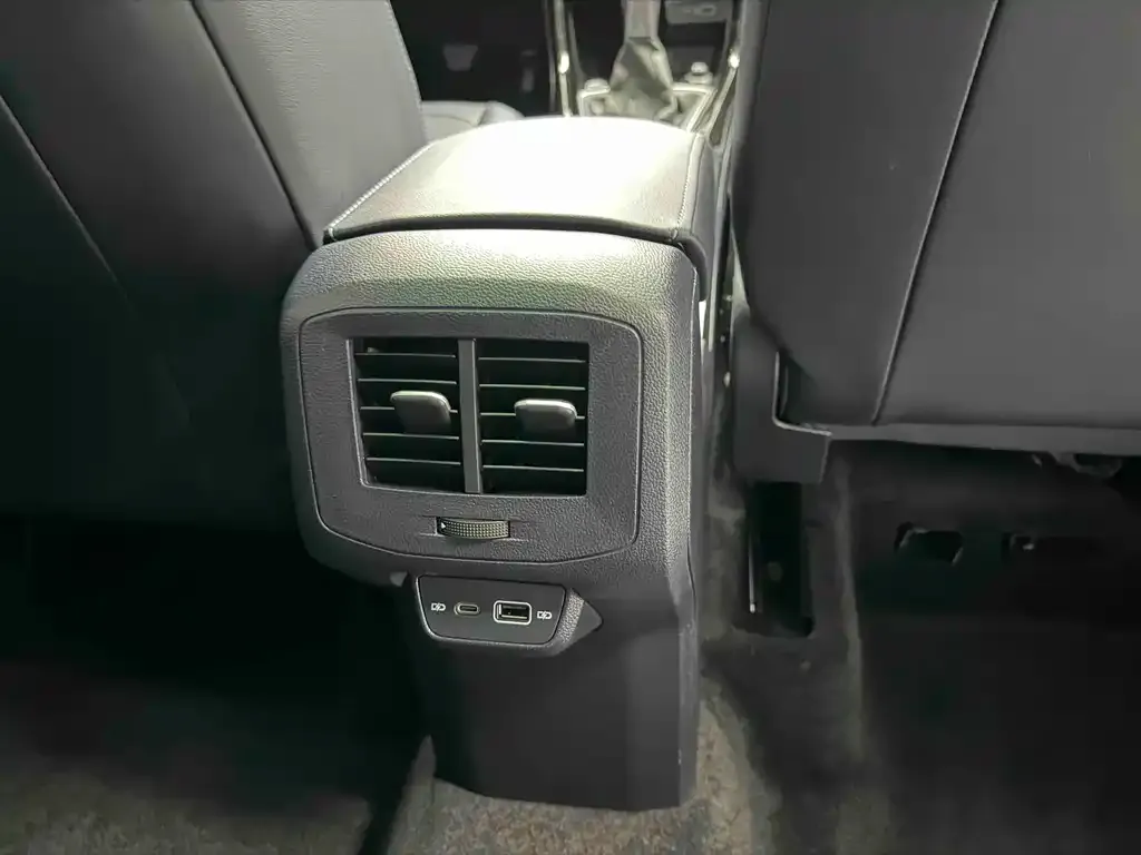 Volkswagen Tharu 2024 из CN, фото 6