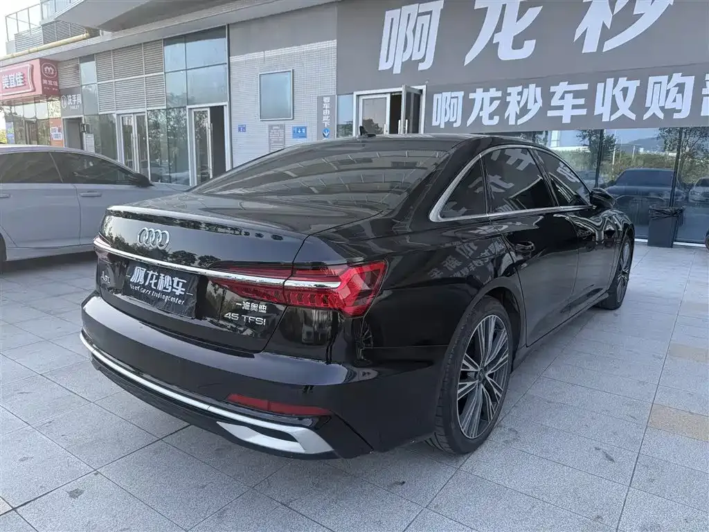 Audi A6L 2023 из CN, фото 4