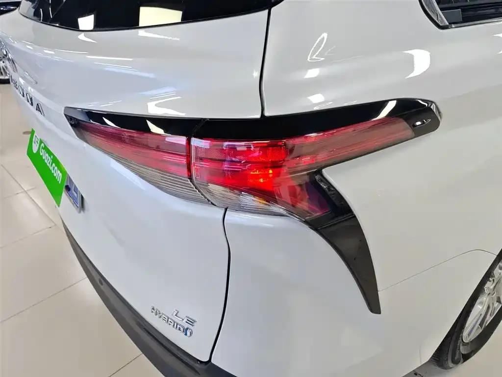 Toyota Sienna 2023 из CN, фото 4