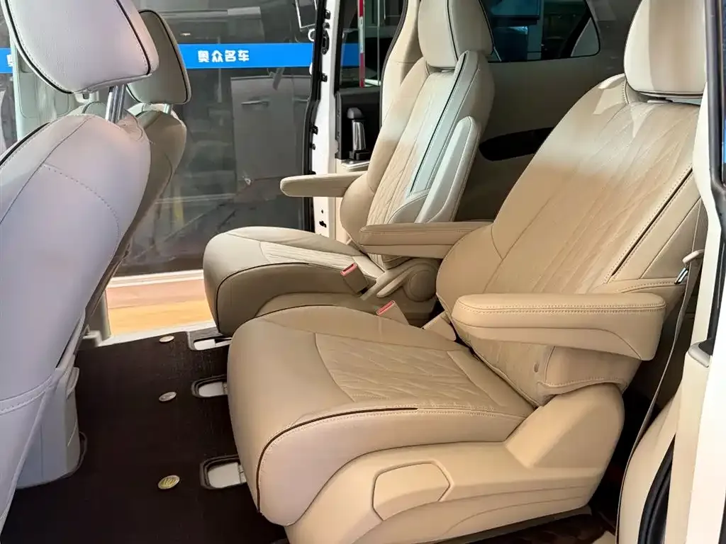 Buick GL8 2022 из CN, фото 10
