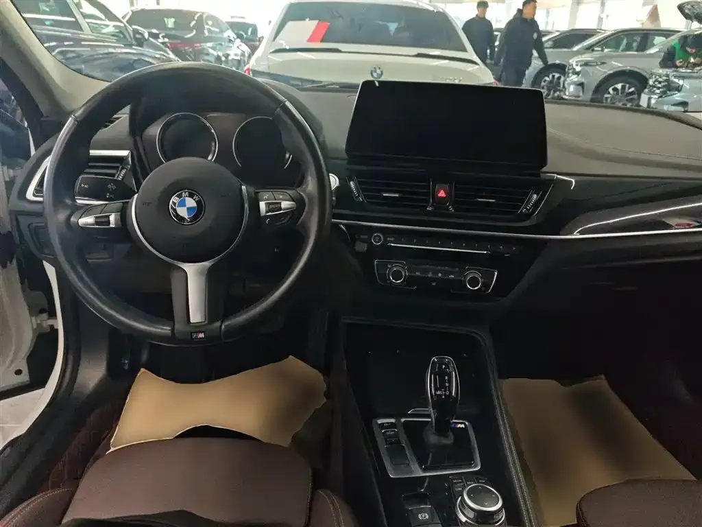 BMW 1 Series 2023 из CN, фото 9