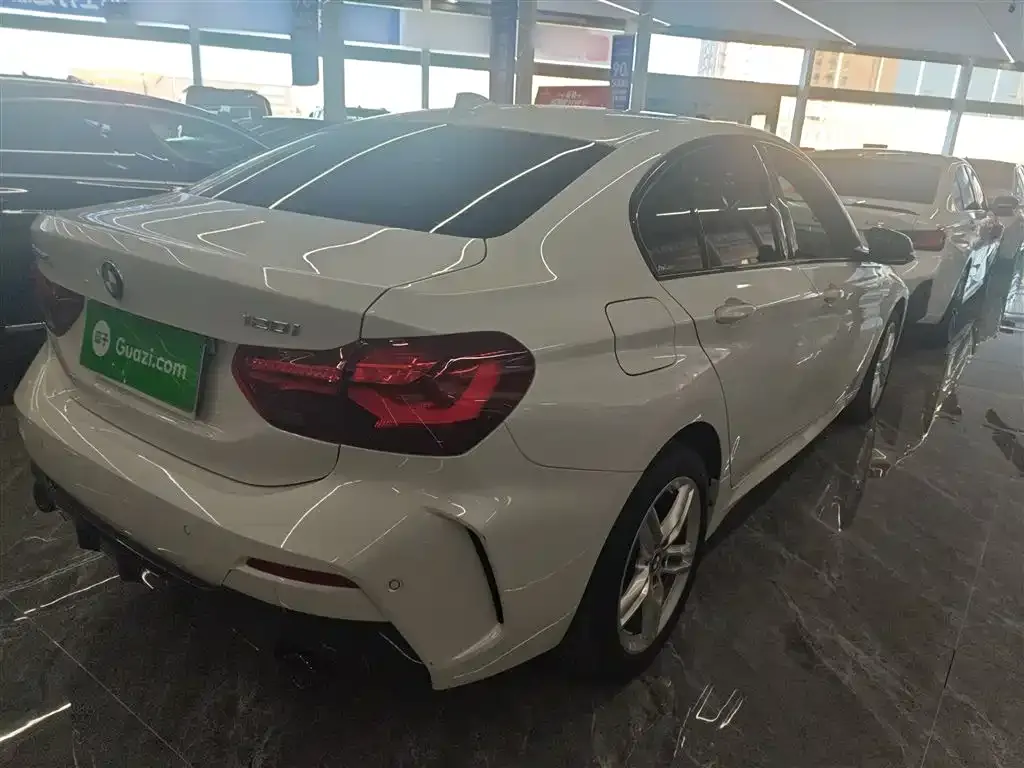 BMW 1 Series 2023 из CN, фото 6