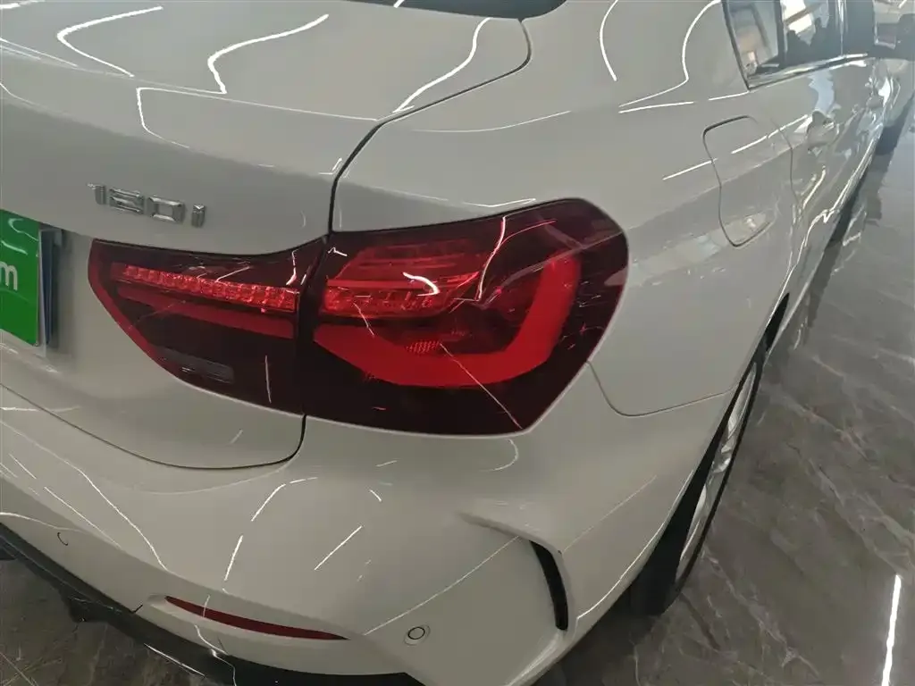 BMW 1 Series 2023 из CN, фото 2