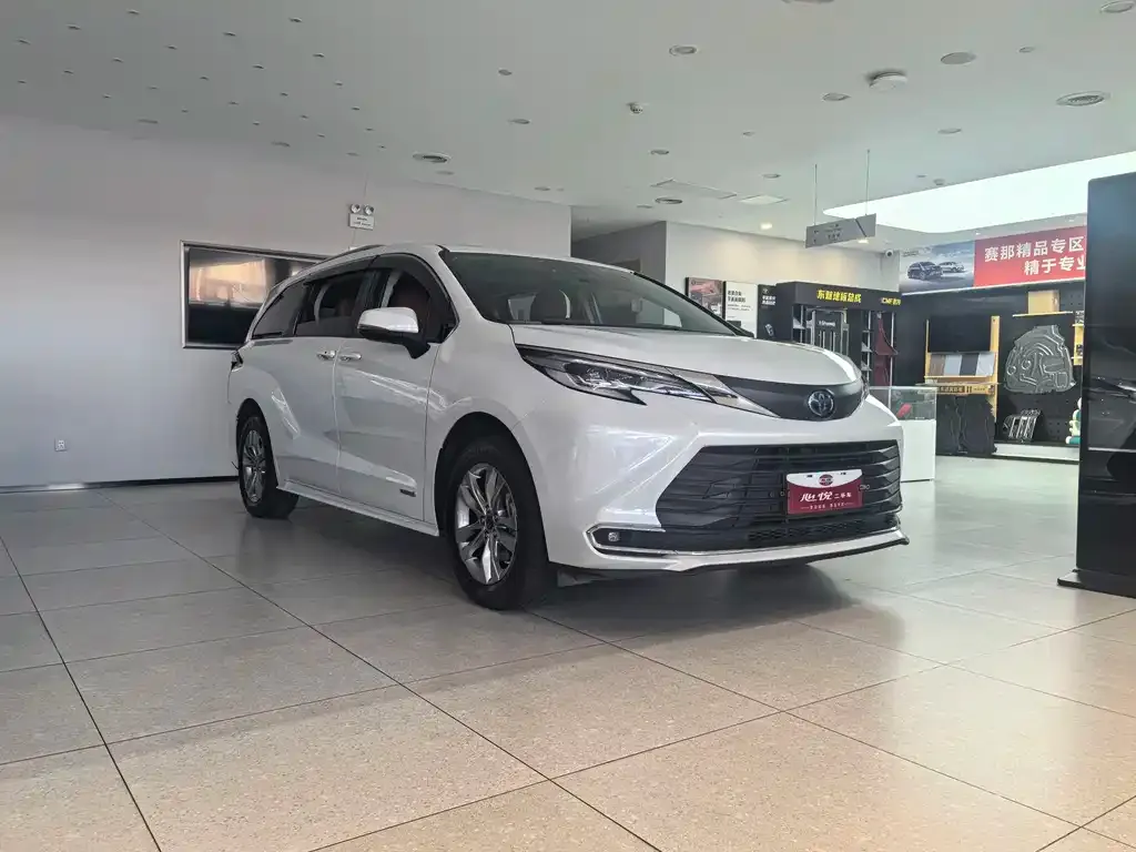 Toyota Sienna 2023 из CN, фото 7