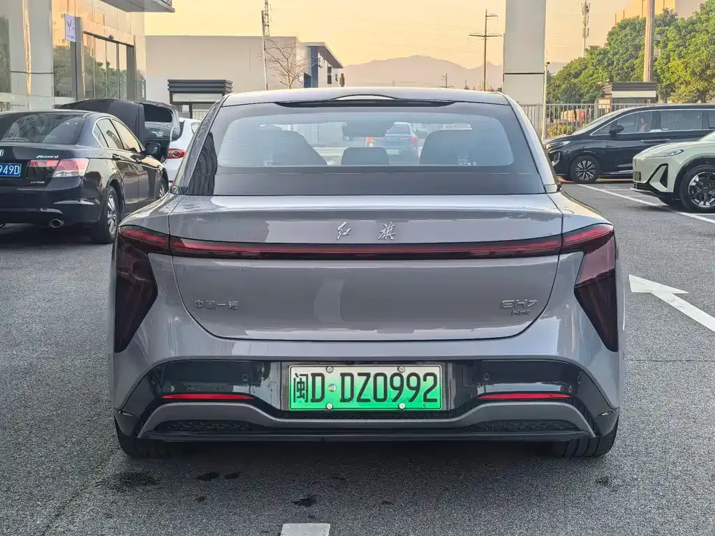 Hongqi EH7 — фото 5
