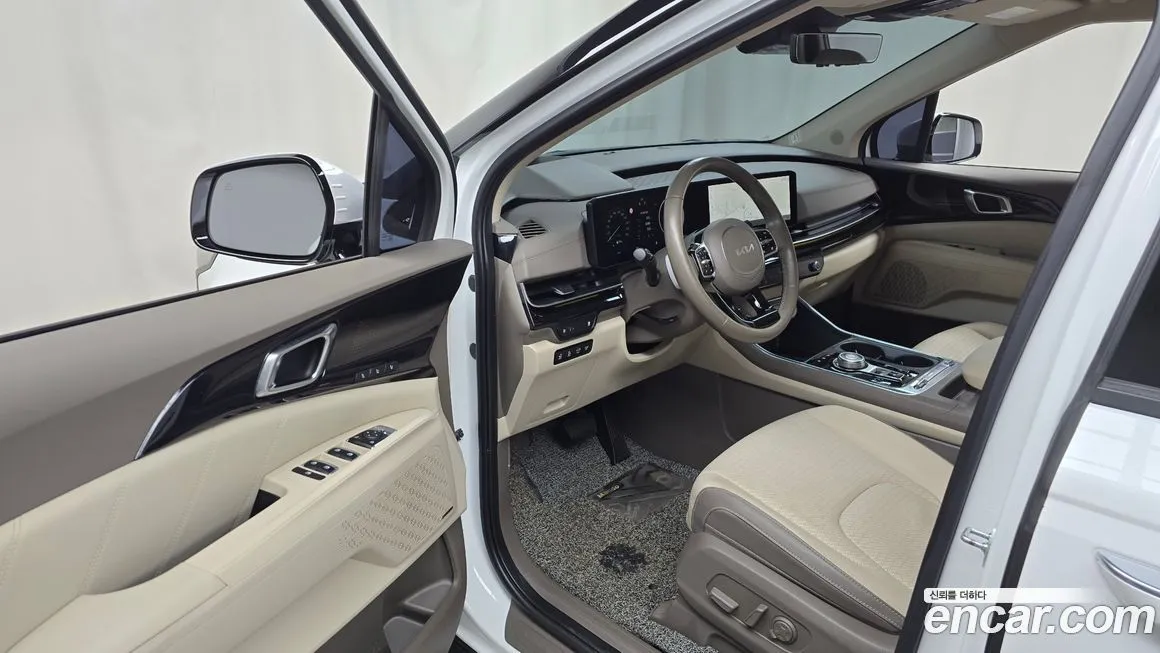 Kia Carnival — фото 10