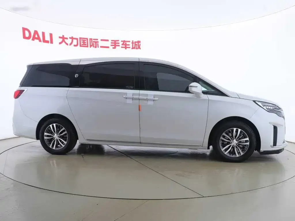 Buick GL8 2023 из CN, фото 4