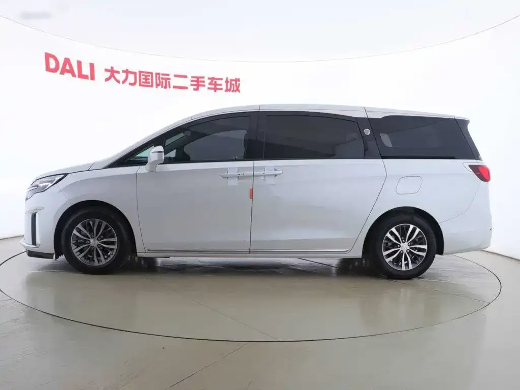 Buick GL8 2023 из CN, фото 7