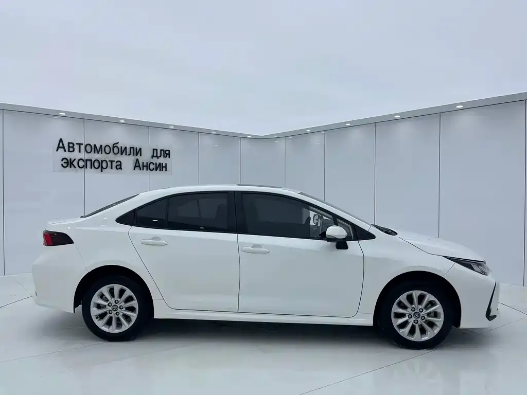 Toyota Corolla 2022 из CN, фото 2