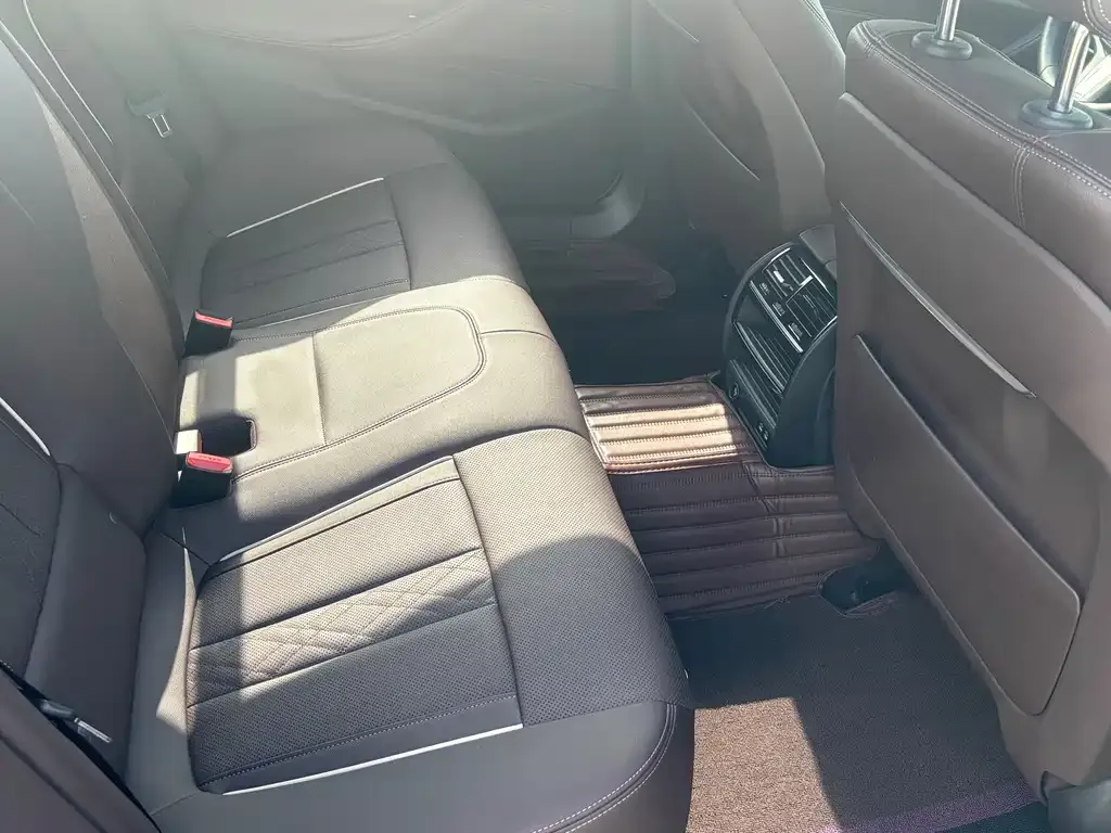 BMW 5 Series 2022 из CN, фото 4
