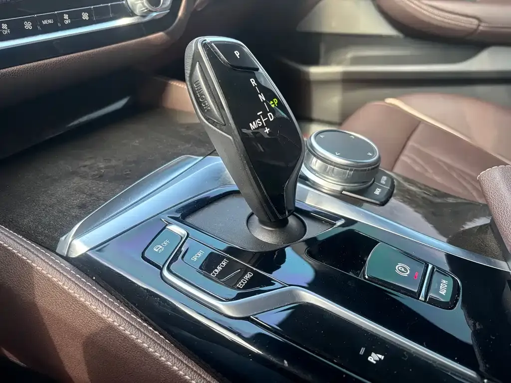 BMW 5 Series 2022 из CN, фото 7