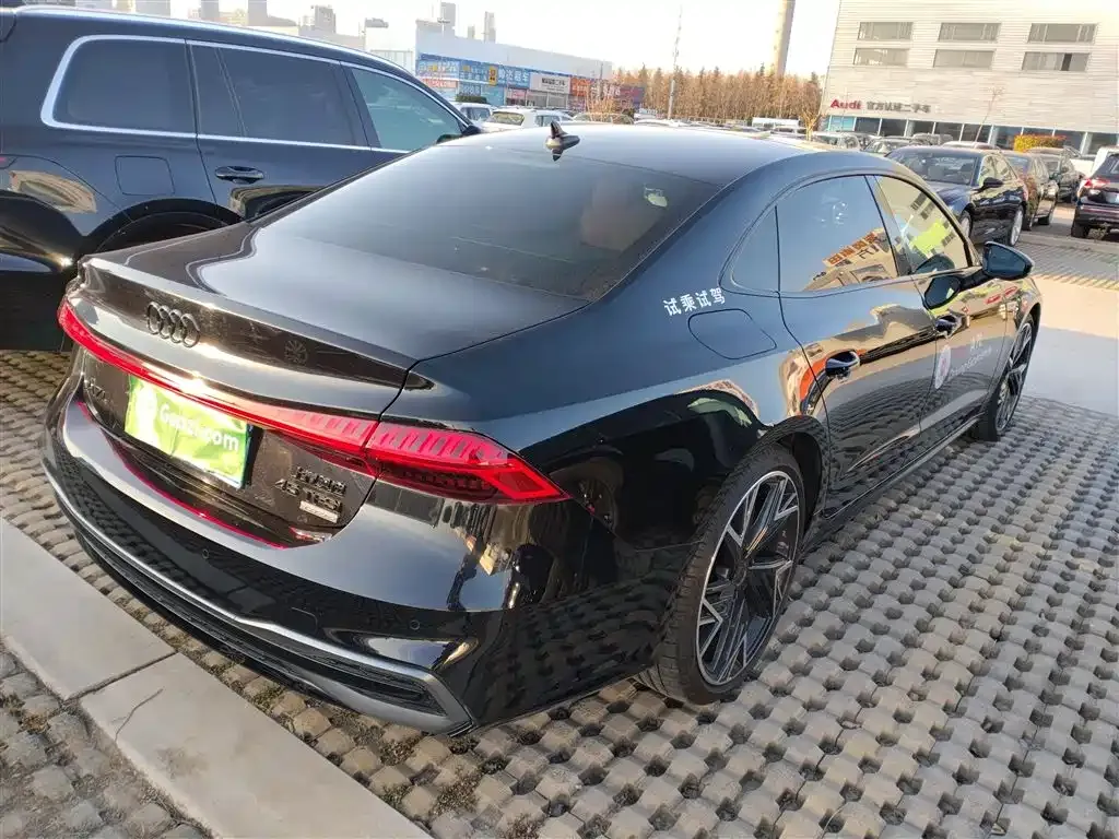Audi A7L 2024 из CN, фото 7
