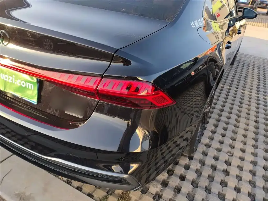 Audi A7L 2024 из CN, фото 8