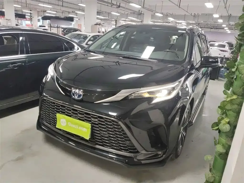 Toyota Granvia 2023 из CN, фото 1