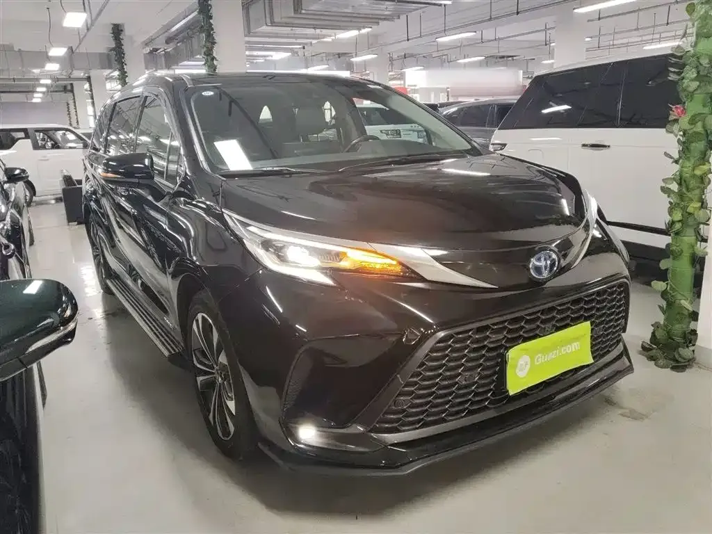 Toyota Granvia 2023 из CN, фото 10