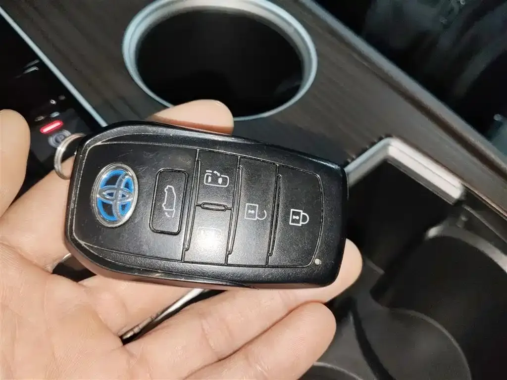 Toyota Granvia 2023 из CN, фото 4
