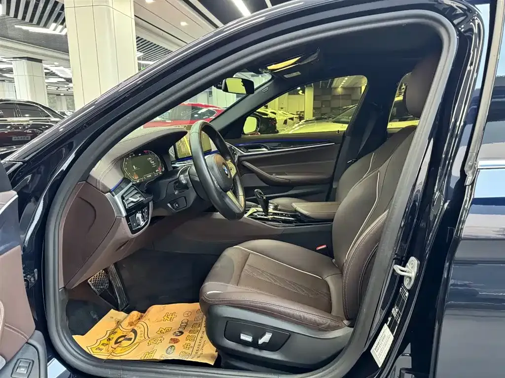 BMW 5 Series — фото 10