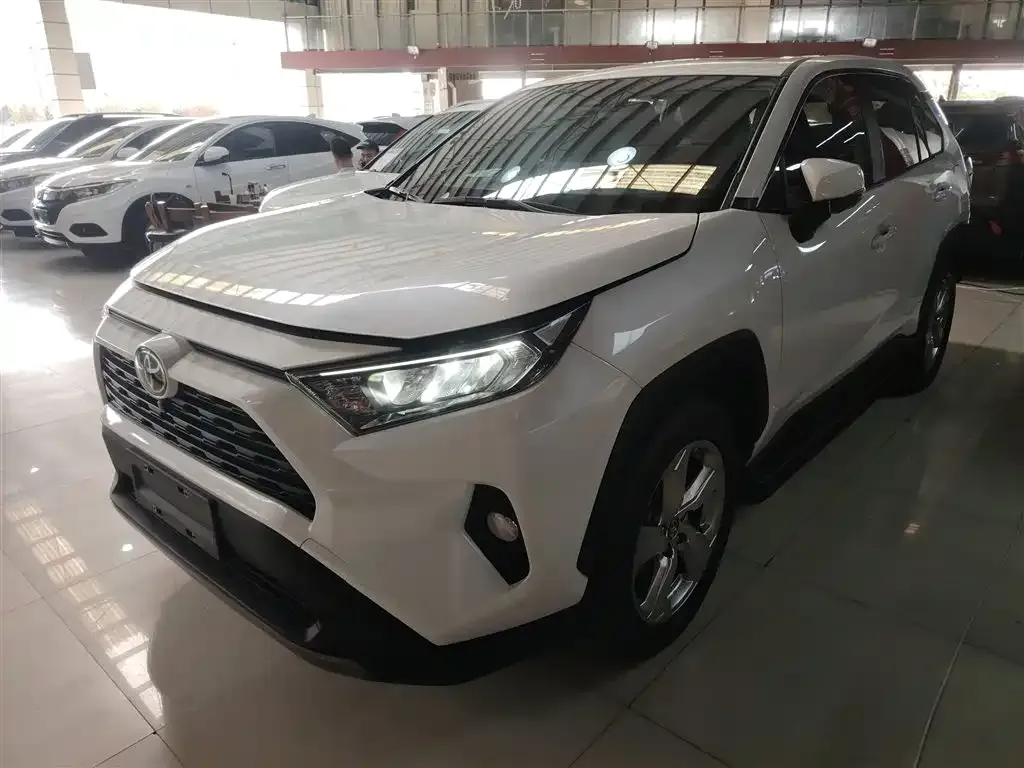 Toyota RAV4 2021 из CN, фото 1