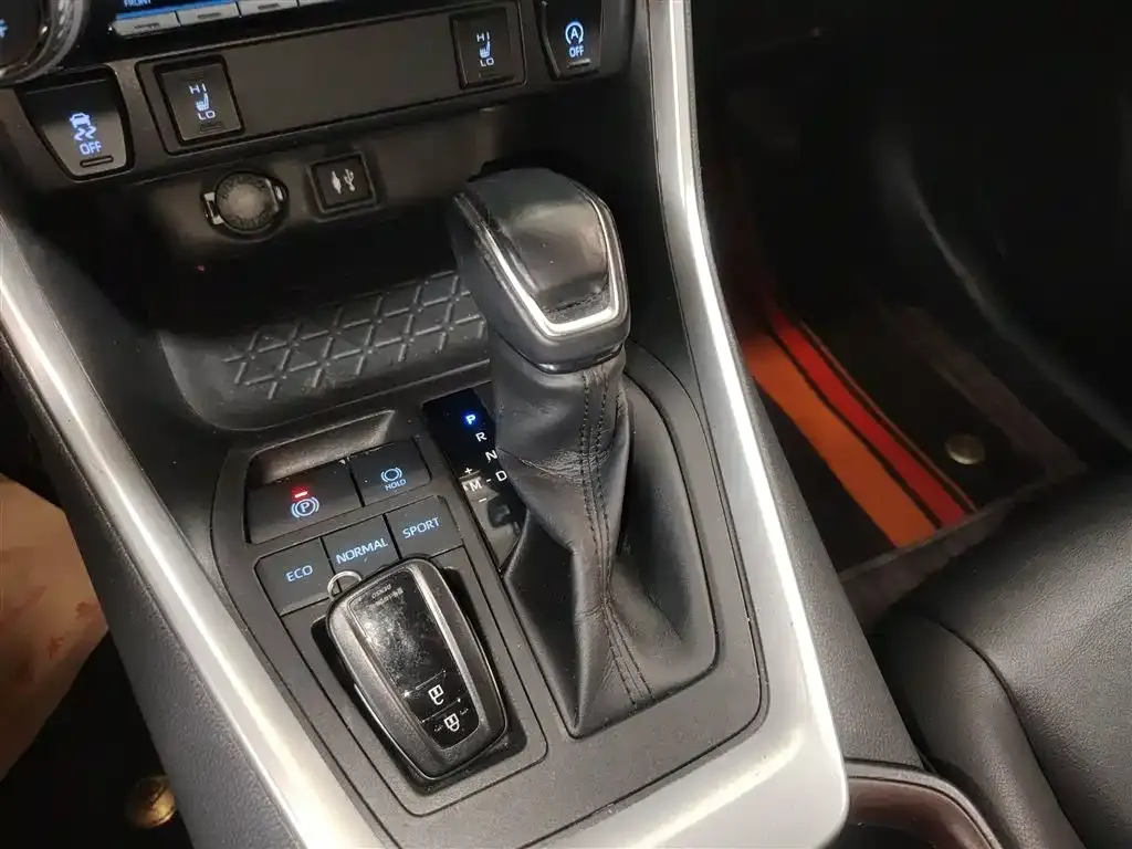 Toyota RAV4 2021 из CN, фото 6