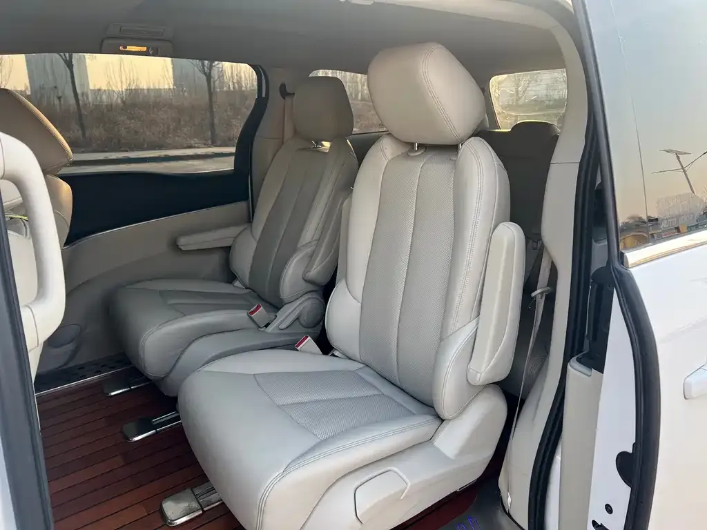 Buick GL8 2022 из CN, фото 10