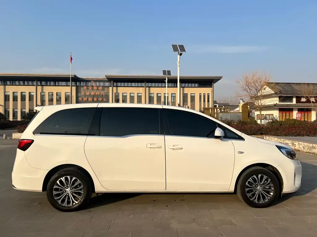 Buick GL8 2022 из CN, фото 7