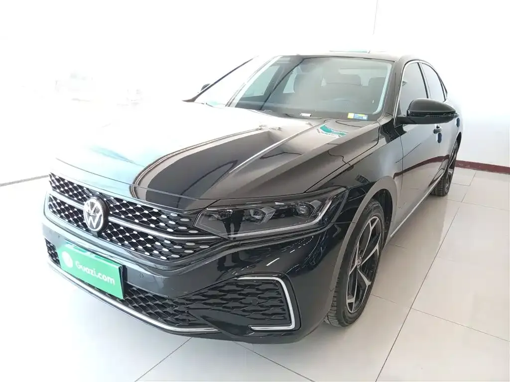 Volkswagen Passat — фото 1